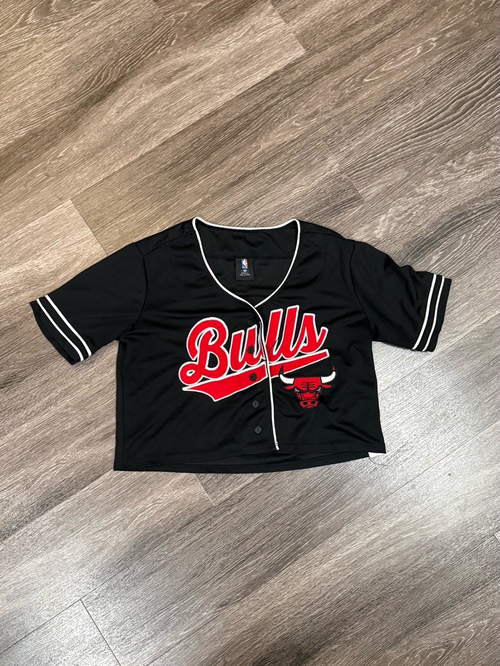 NBA Black & Red Chicago Bulls Cropped Jersey Top